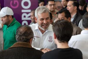 En Tlalpujahua, Bedolla revisa propuestas de infraestructura en audiencia pública.