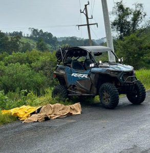 Fatal accidente en Morelia-Mil Cumbres: joven conductor pierde la vida al volcar el RZR en que viajaba.