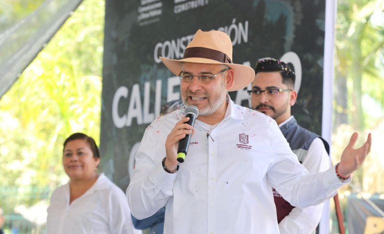 Fortalece Bedolla infraestructura vial de Huandacareo; arranca rehabilitación de calle Lázaro Cárdenas.