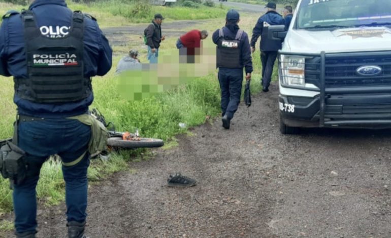 🚨 Accidente en Irimbo: Dos heridos en accidente de motocicleta, presuntamente fueron «aventados» por una camioneta.