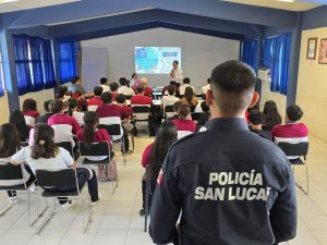 Estudiantes de Cecytem San Lucas aprenden de seguridad vial