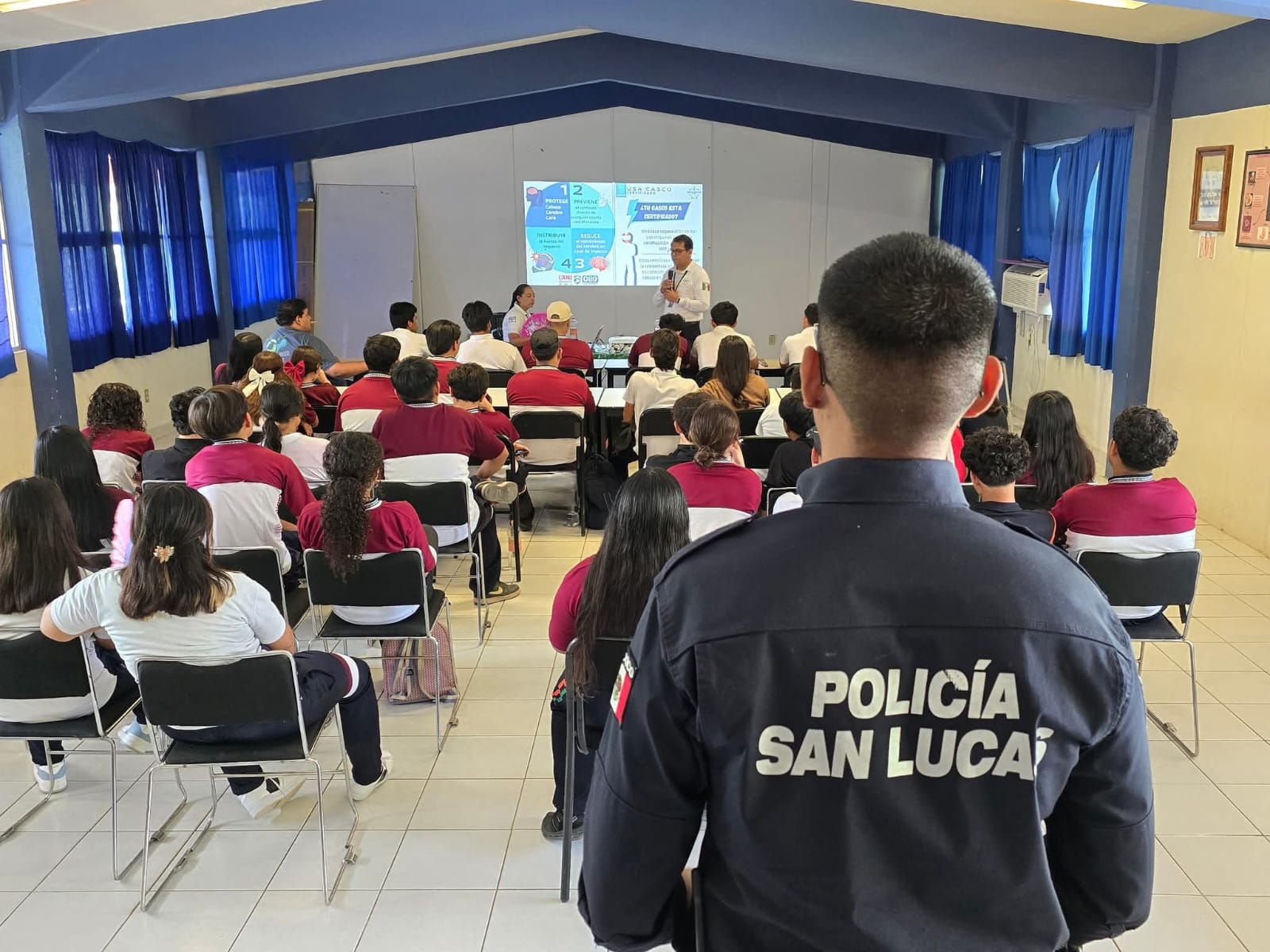 Estudiantes de Cecytem San Lucas aprenden de seguridad vial
