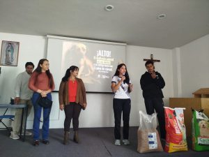 Recolectan croquetas a iniciativa de la Reyna y Mr. UVAQ