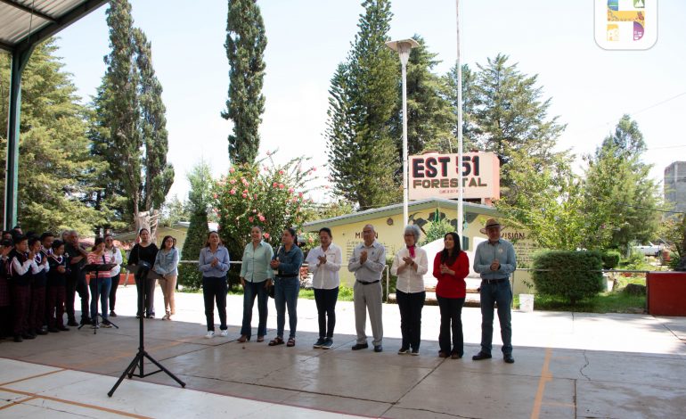 ​Jeovana Alcántar, inauguró un aula en la Escuela Secundaria Técnica Forestal No. 51.