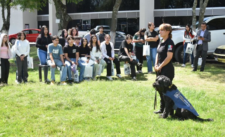 En visita guiada, Fiscalía General recibe a estudiantes de la Preparatoria Taximaroa, sede Ciudad Hidalgo