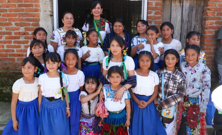 Se suma SEE a conmemoración del Día Internacional de las Mujeres Indígenas