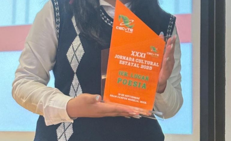 Marisol Martínez Zetina de CECYTEM 27 San Pedro primer lugar en Poesía