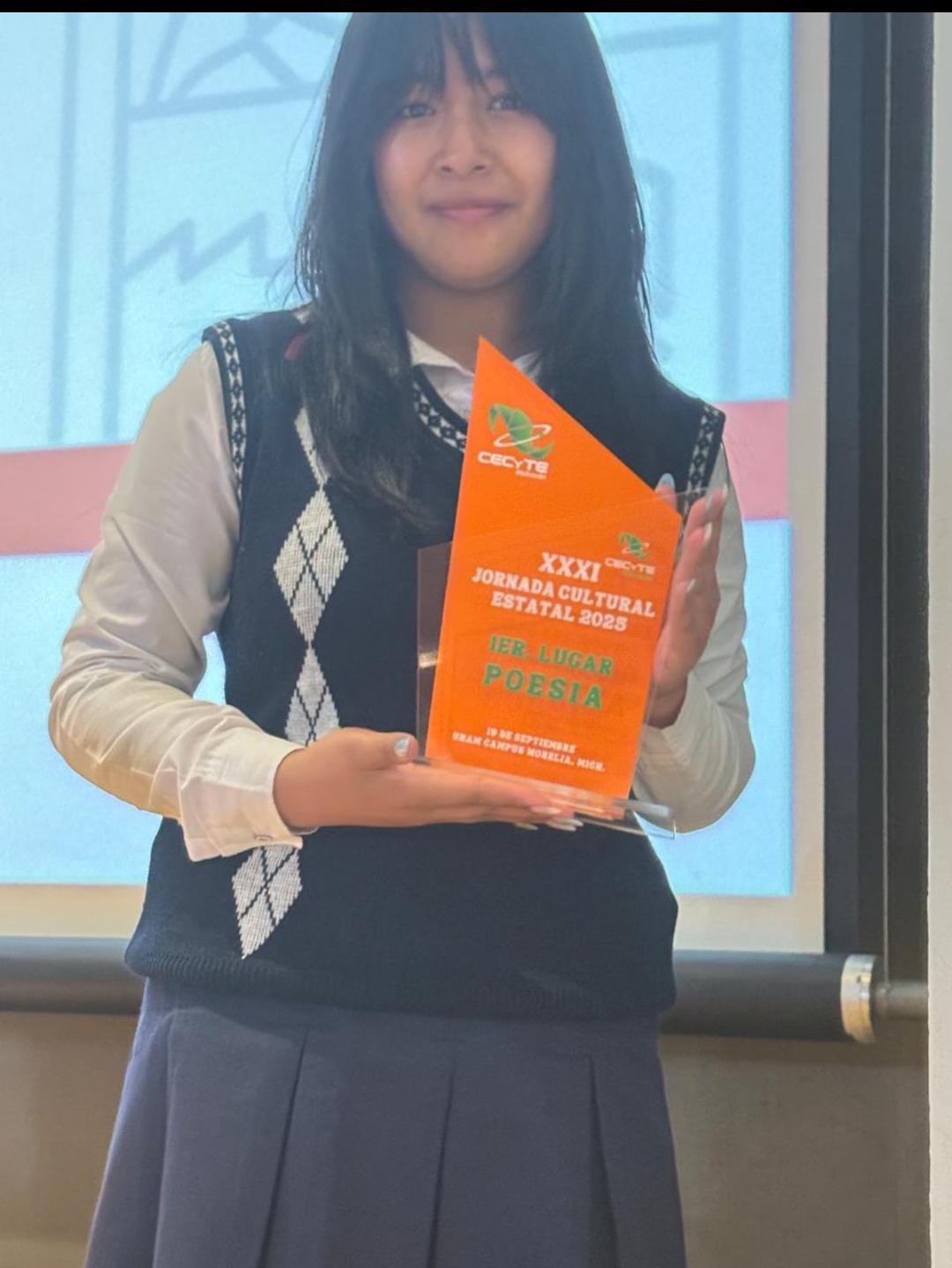 Marisol Martínez Zetina de CECYTEM 27 San Pedro primer lugar en Poesía
