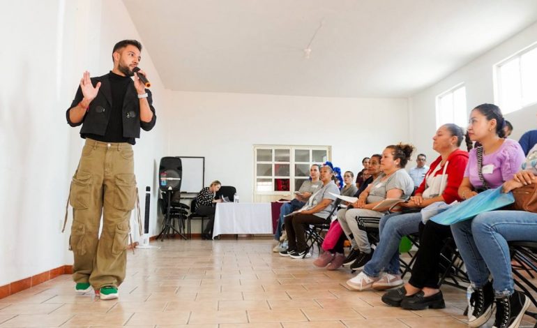 Capacitan a emprendedores en Centros del Bienestar para impulsar proyectos productivos: Sedebi