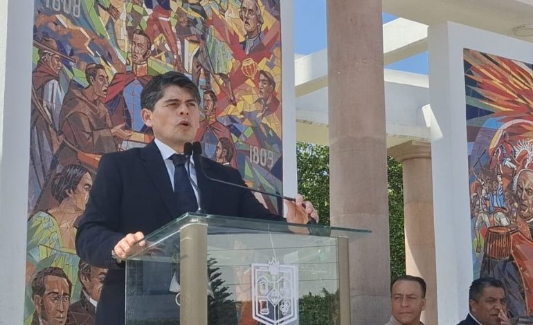 Zitácuaro honra el espíritu de la independencia como guía para los retos actuales: Toño Ixtláhuac