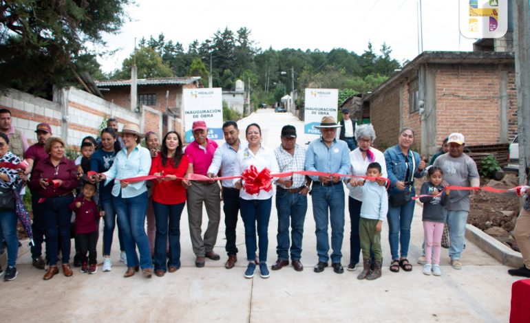Jeovana Alcántar, inauguró la pavimentación hidráulica de la Calle Sin Nombre de la Localidad del Porvenir.