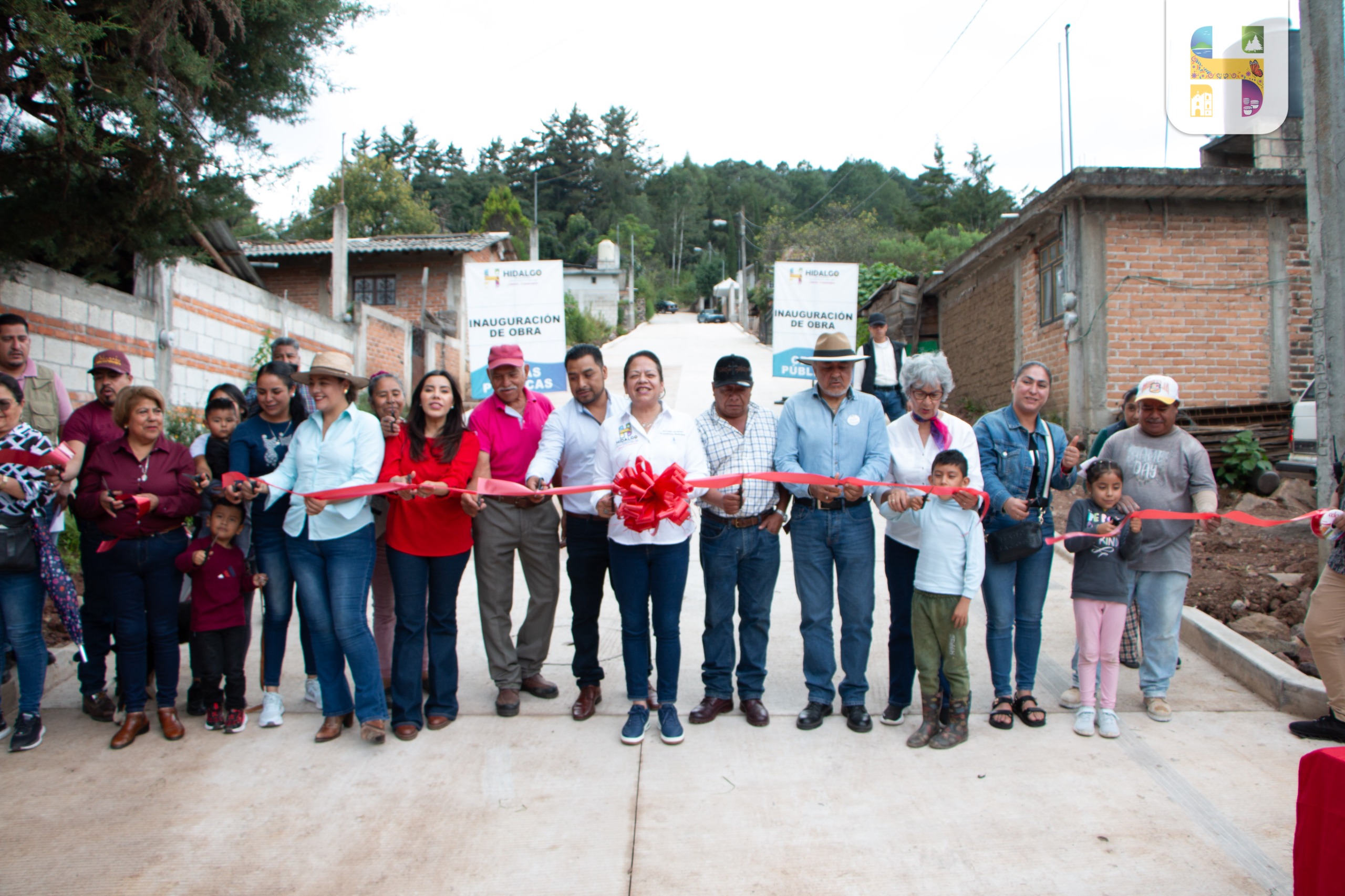 Jeovana Alcántar, inauguró la pavimentación hidráulica de la Calle Sin Nombre de la Localidad del Porvenir.