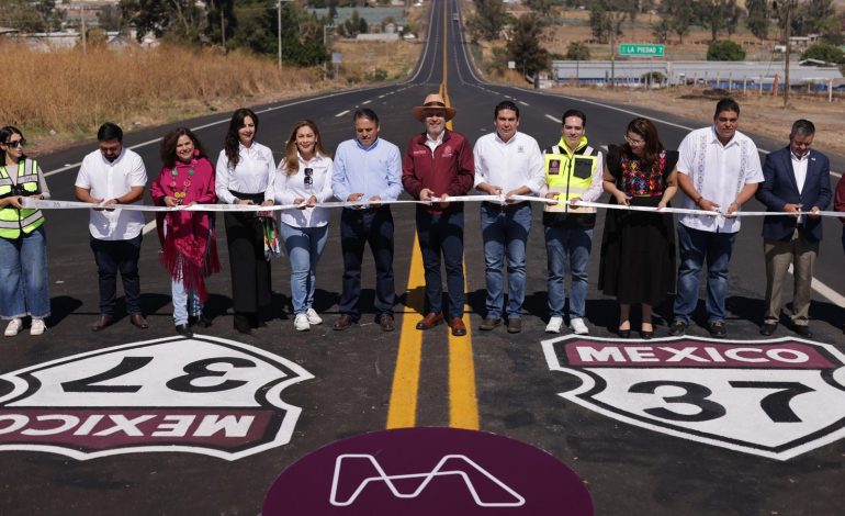 Rehabilitación carretera en Michoacán al 45 %; se abre camino al desarrollo: Bedolla
