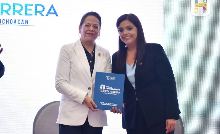 ​Jeovana Alcántar, asistió al Primer Informe Legislativo de la Diputada, Teresita Herrera Maldonado.