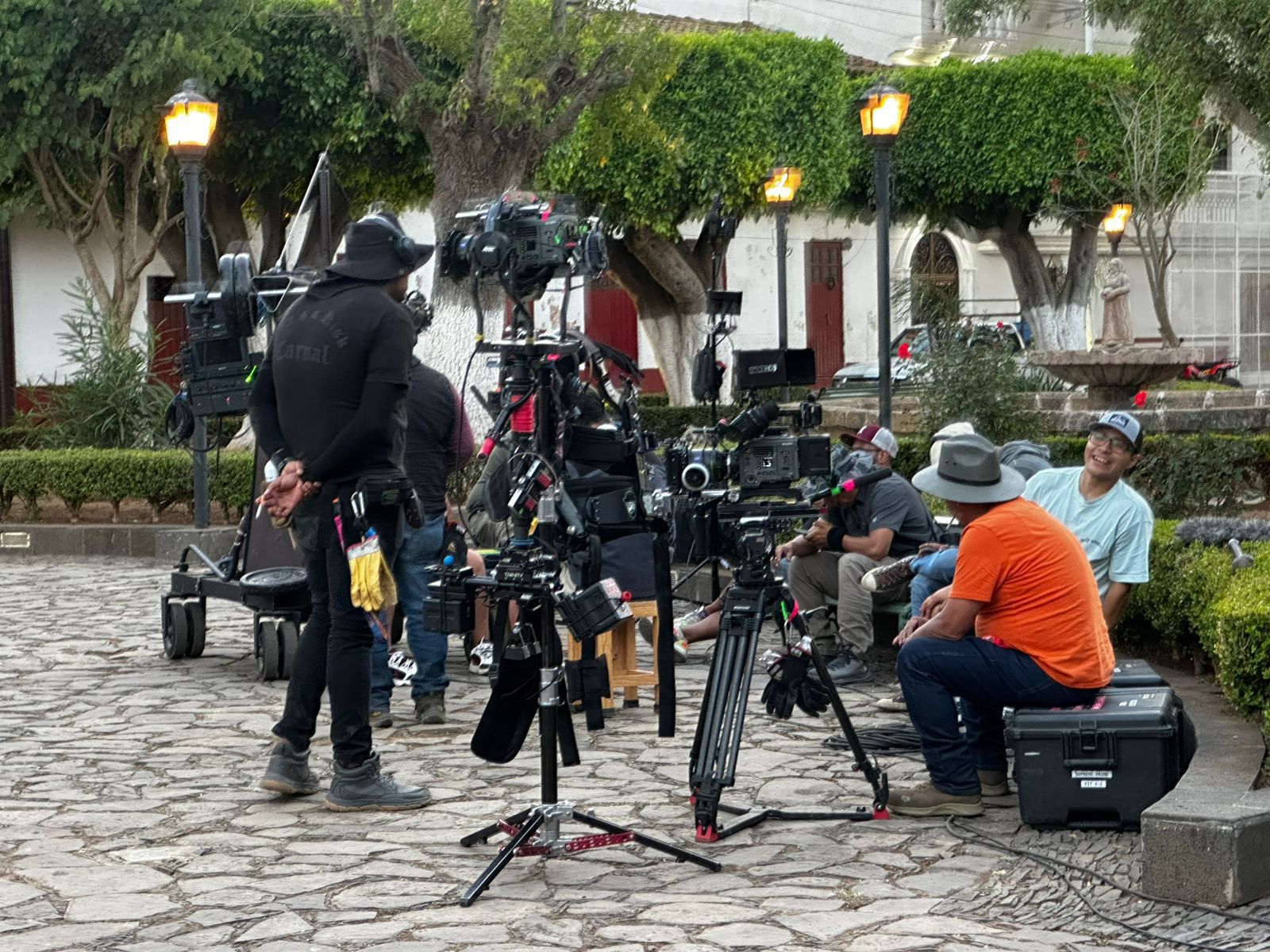 Acerca Sectur becas de seguros cinematográficas a estudiantes de Michoacán