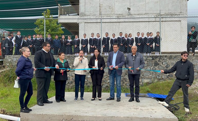 Inaugura diputada Tere Herrera obra en Secundaria Roberto López Maya