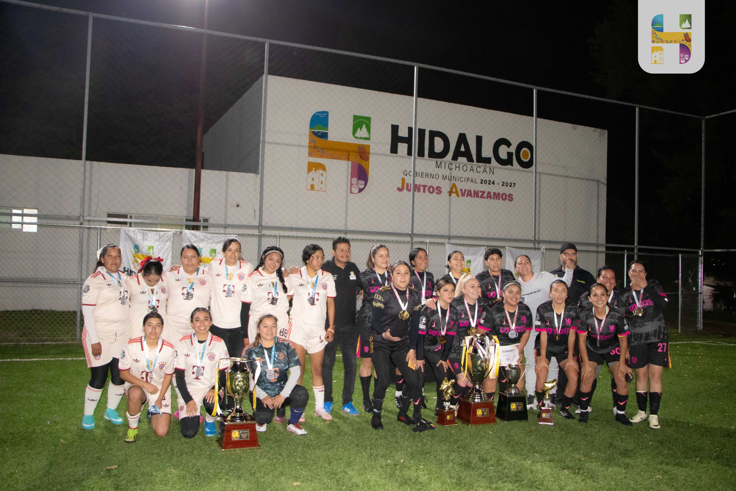 ​Autoridades Municipales, realizaron la premiación del Torneo Femenil de Fútbol 7 donde resultó campeón el equipo Girls.