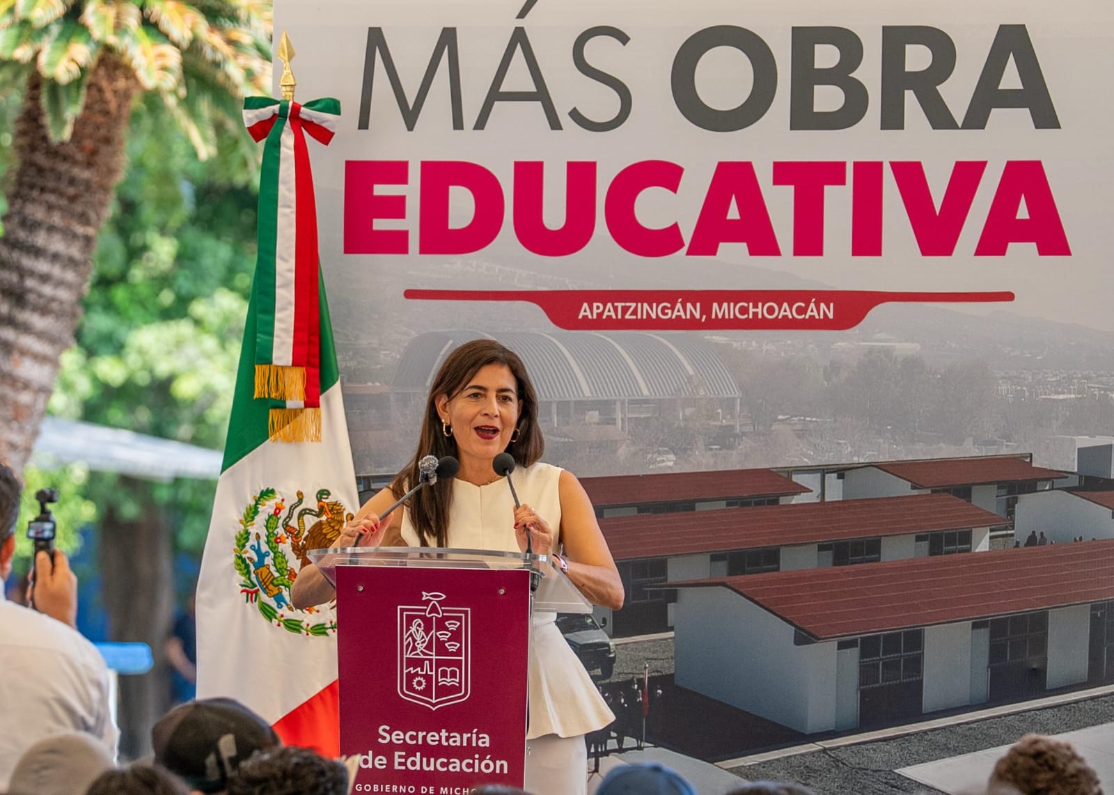 Compromiso con la educación es en todos los niveles: Gabriela Molina