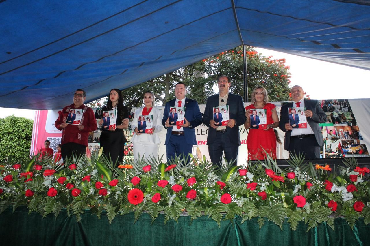 Vicente Gómez Núñez rinde su primer informe de labores legislativas