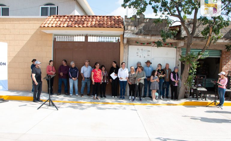 ​Jeovana Alcántar, inauguró la pavimentación de la calle Presa del Bosque de la Colonia Presa de Chávez, en su primera y segunda etapa.