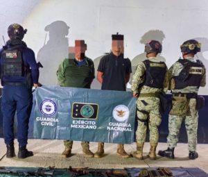 Dos hombres y armas aseguradas en Apatzingán: SSP
