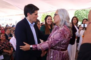 Toño Ixtláhuac asiste al primer informe legislativo de la diputada Emma Rivera Camacho