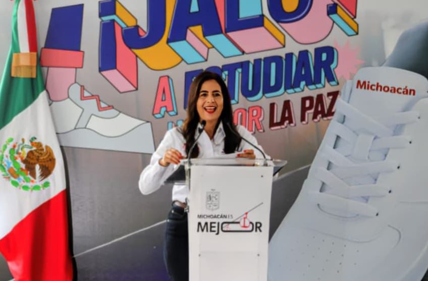 Tenis de Jalo a Estudiar son apoyo a la economía familiar: Gabriela Molina