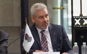 Solicita Bedolla estrategia migratoria para frenar a extranjeros relacionados con delincuencia.
<br>