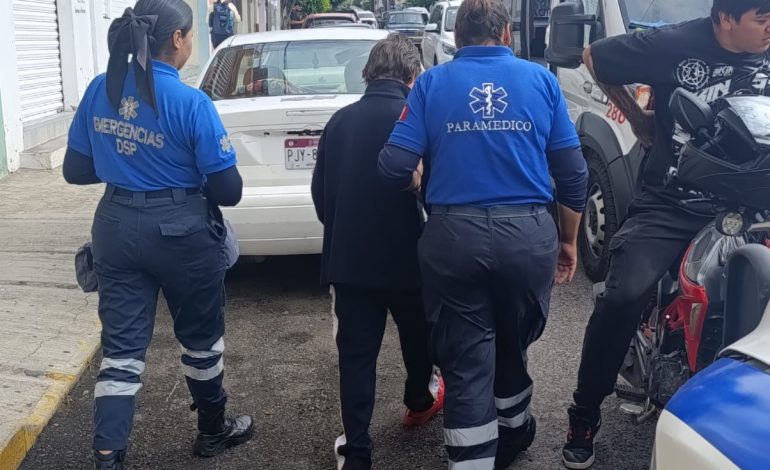 Joven sufre lesiones tras una caída de bicicleta en el centro de Ciudad Hidalgo