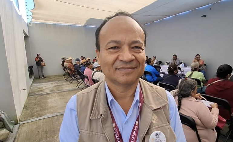 Zitácuaro: Cerca de 600 personas reciben tarjetas de los Programas de Bienestar