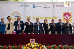 Autoridades Municipales y Educativas presidieron el acto conmemorativo de 25 aniversario del Instituto Tecnológico Superior de Ciudad Hidalgo.