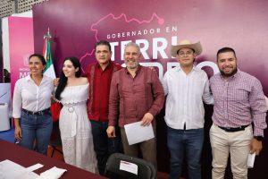 Mantiene Bedolla cercanía con la gente en audiencia pública en Múgica.