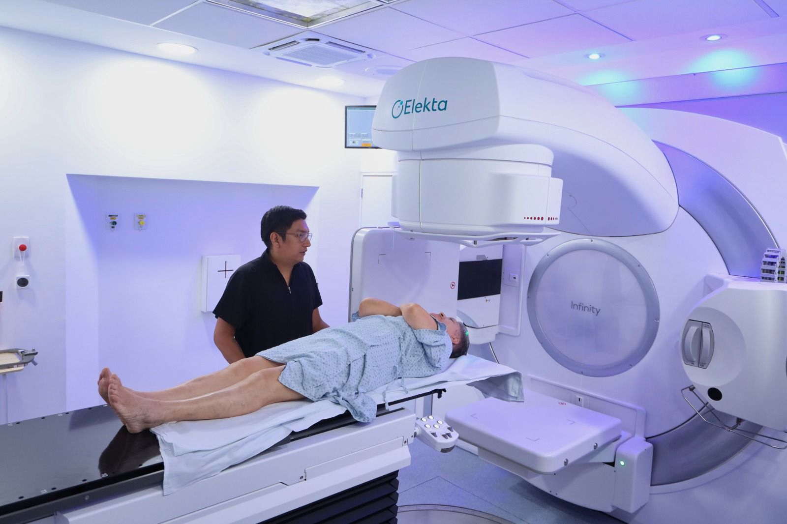 Con tecnología de punta, Michoacán aumenta 150 % la atención contra el cáncer: SSM.
