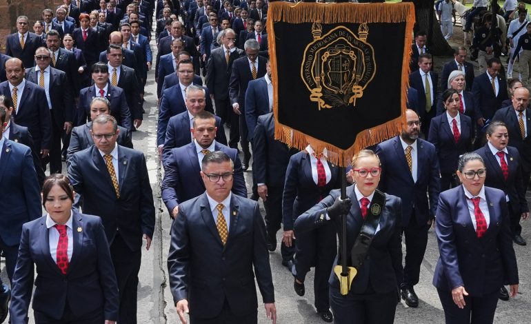 La fuerza de las y los nicolaitas se hizo presente en el desfile cívico con motivo del 215 aniversario del inicio de la Independencia de México 