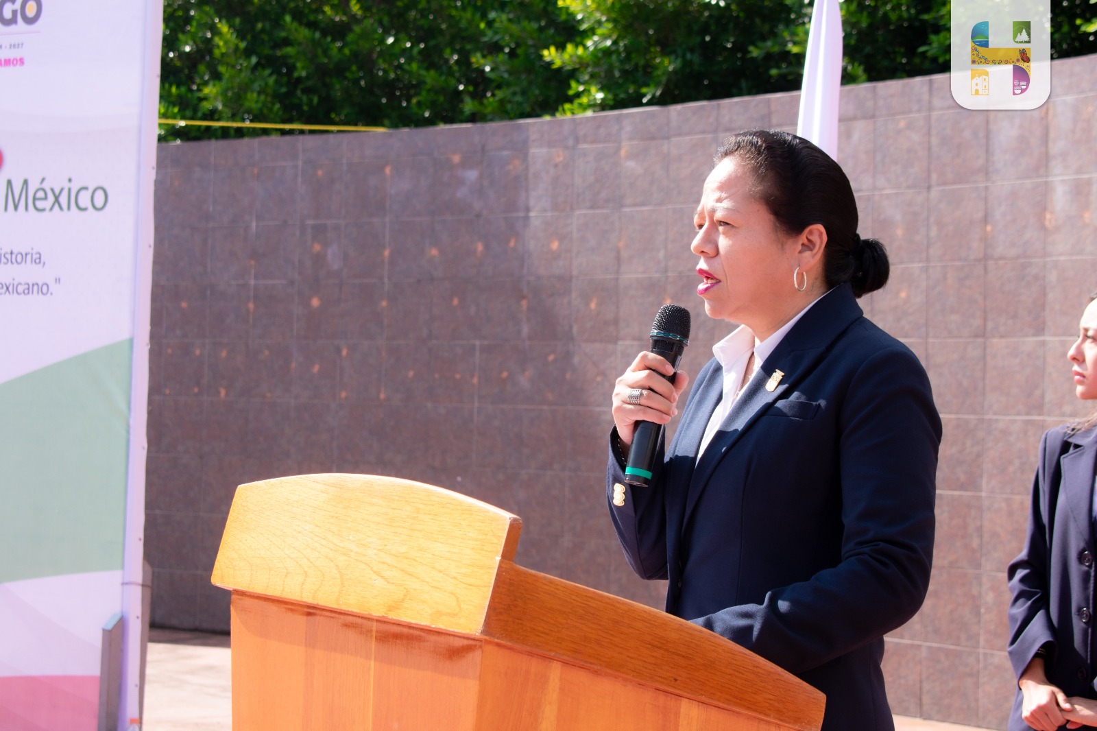 La Presidenta Municipal, Jeovana Alcántar, encabezó el Acto Cívico y Desfile Cívico Militar conmemorativo al CCXV Aniversario de la Independencia de México.