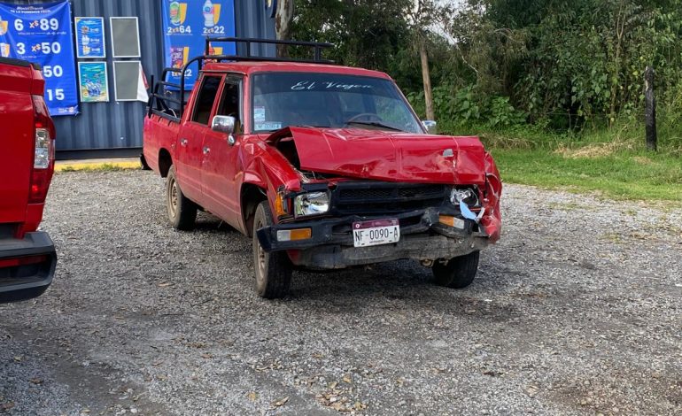 Accidente en la carretera Zitácuaro-Morelia; lesionados se trasladan por su cuenta.