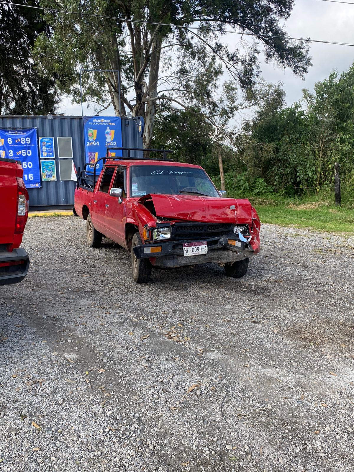 Accidente en la carretera Zitácuaro-Morelia; lesionados se trasladan por su cuenta.