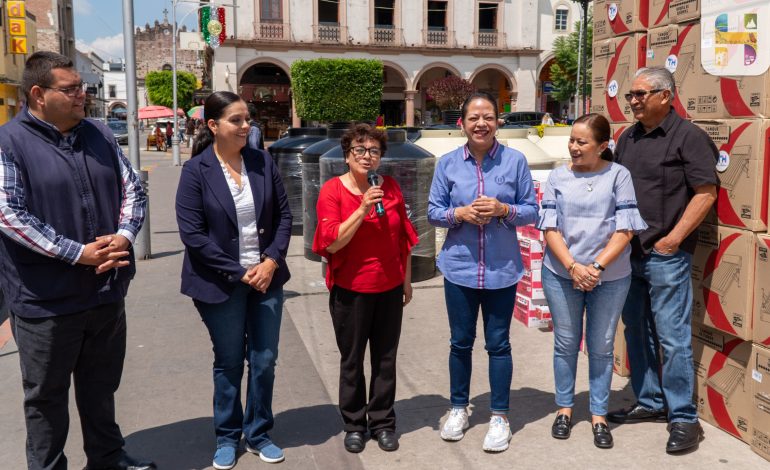 Jeovana Alcántar, asistió a la entrega de apoyos a la vivienda, gestionada por la Diputada Teresita Herrera.