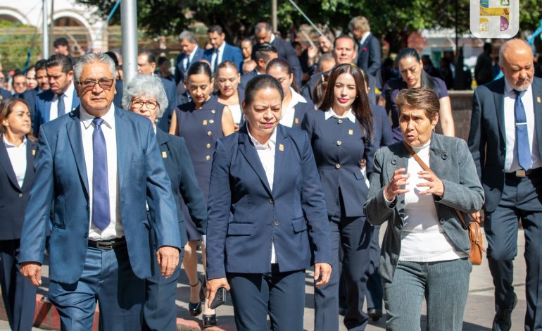 Jeovana Alcántar, encabezó el acto conmemorativo del CCIV Aniversario de la consumación de la Independencia de México.