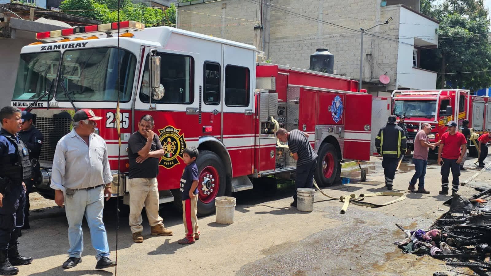 Devastador Incendio Calcinó Vivienda Cerca de las Vías en Zitácuaro: Pérdida Total