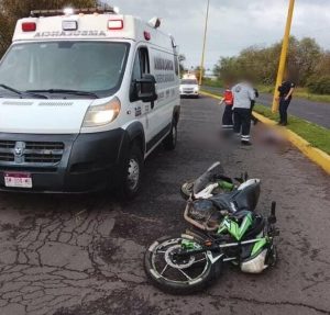 TRAGEDIA EN MARAVATÍO: Motociclista Muere al Derrapar en San Miguel Curahuango