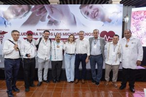 Raúl Morón atiende peticiones y necesidades del Sector Salud de Michoacán