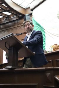 A propuesta de Abraham Espinoza, Congreso llama a reforzar la justicia económica y proteger los derechos del consumidor