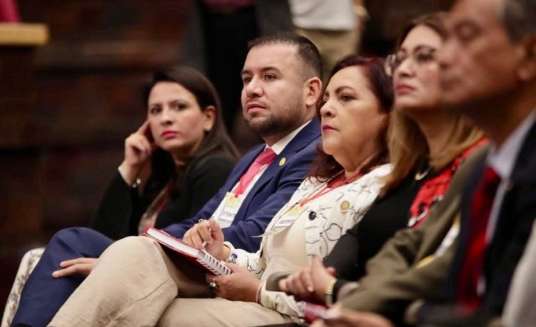 Urgente redignificar salarios de médicas y médicos residentes: Reyes Galindo