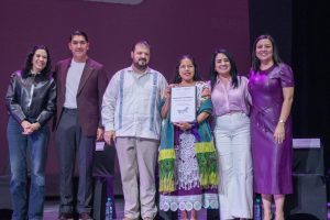 Egresada UTM recibe mención honorífica en Premio Michoacano de la Juventud 2025