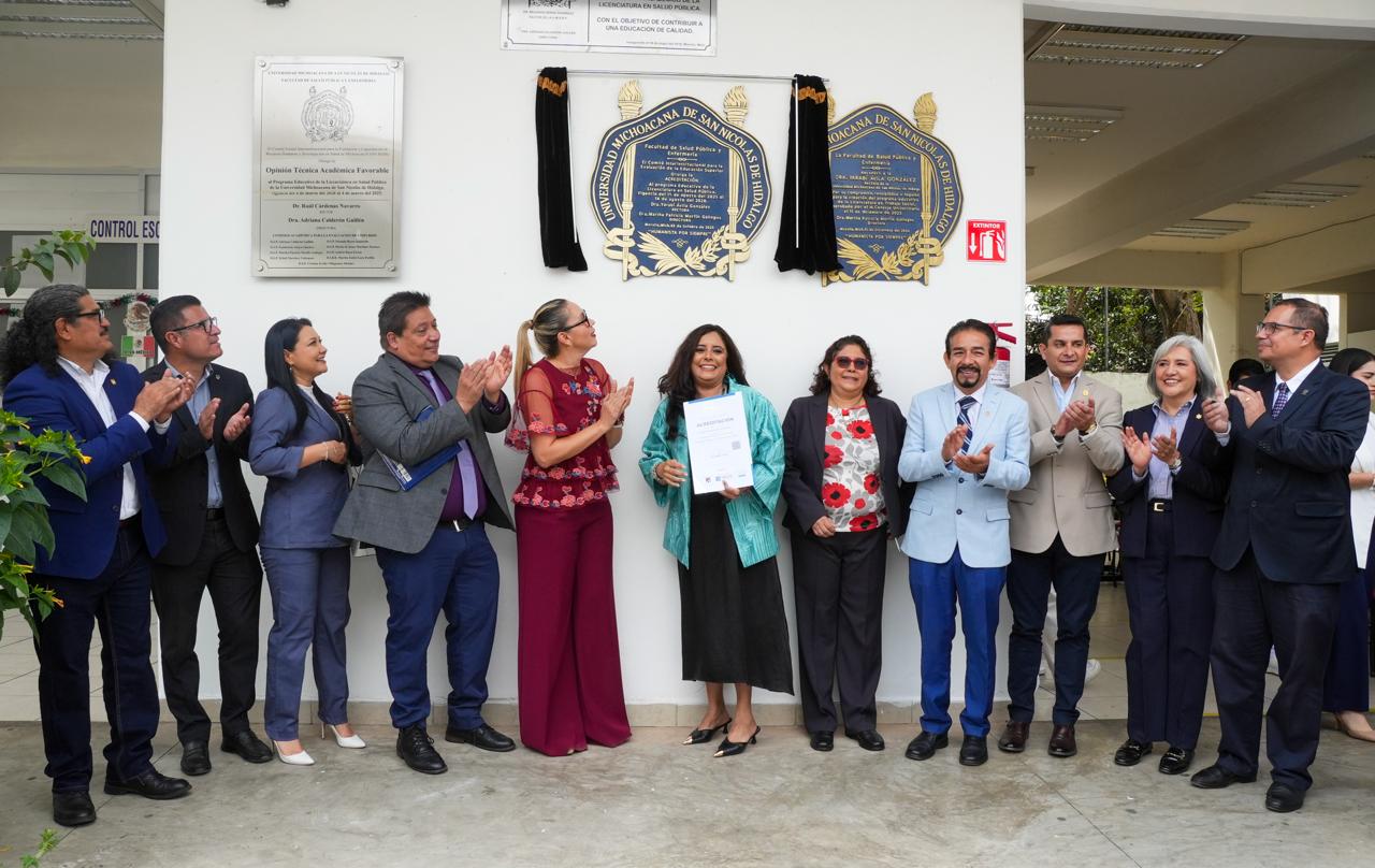 Licenciatura en Salud Pública de la UMSNH obtiene su primera acreditación; Yarabí Ávila recibe el dictamen por parte de los CIEES