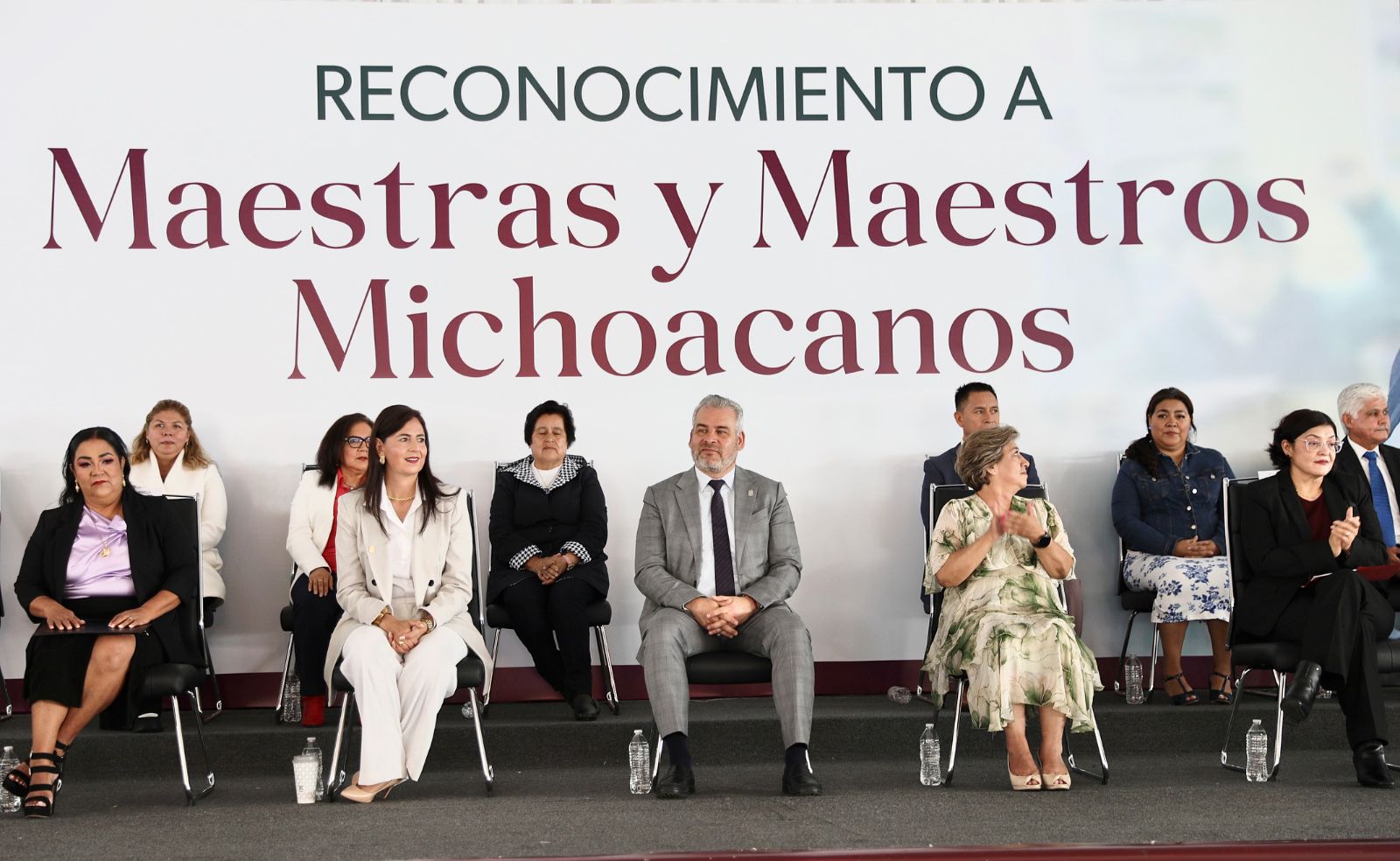 Orden en la educación, la mejor herencia para los michoacanos: Bedolla