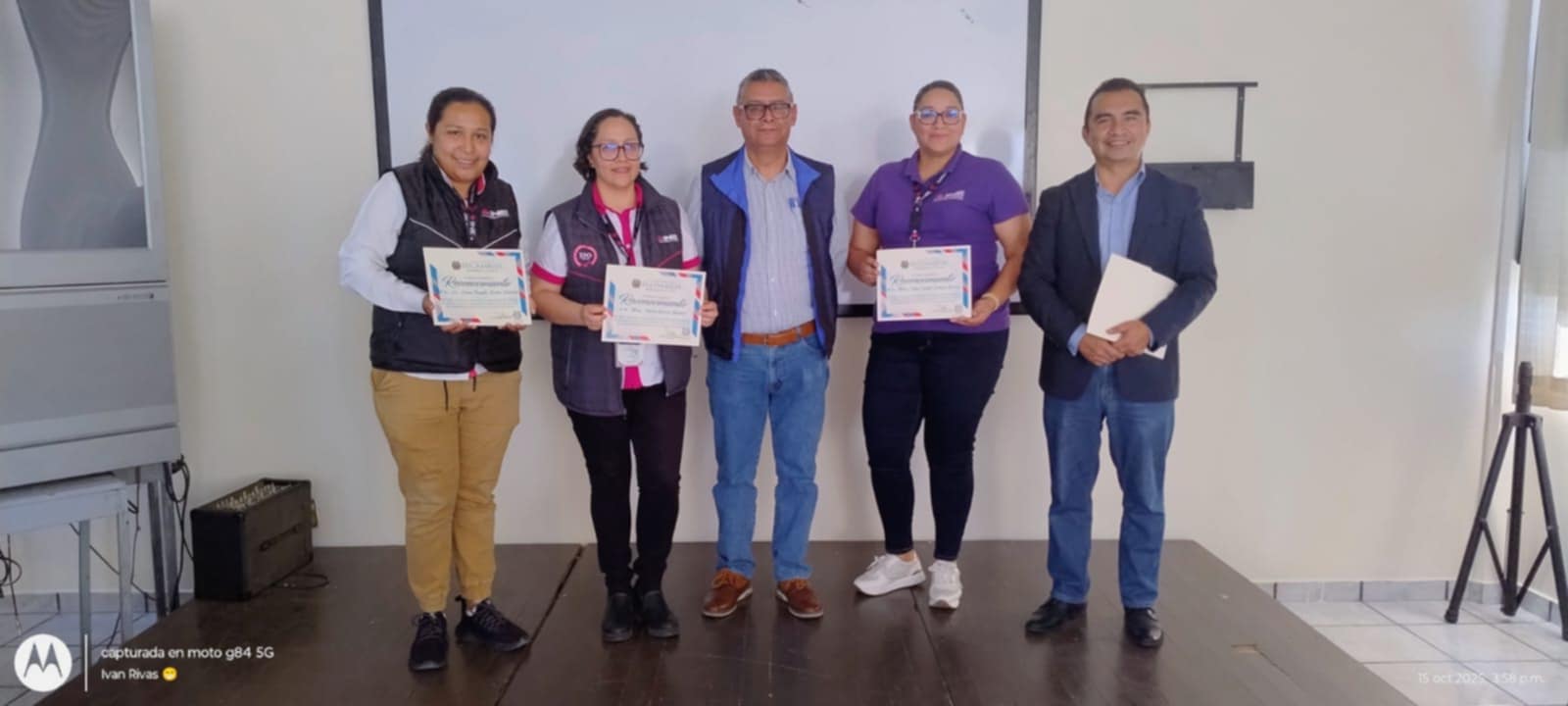 En la prepa Taximaroa, imparten charla sobre el reconocimiento del Derecho al voto de las mujeres