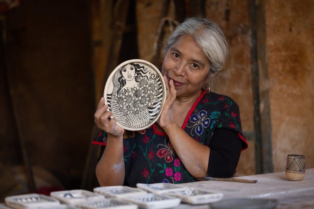 Aprende del arte del barro blanco en esta Semana de Celebración de Noche de Muertos
