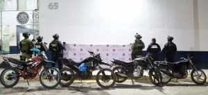 Fuerzas estatales y federales aseguran a 8 personas, armamento y droga en Puruándiro